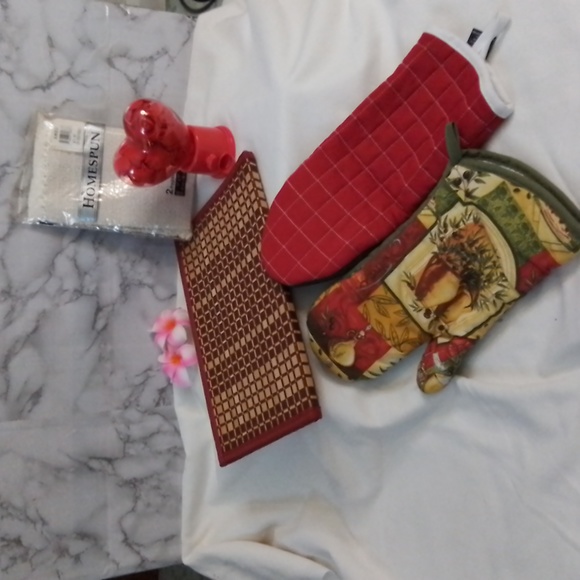 Dining placement-napkins and oven mitt set - Picture 1 of 14